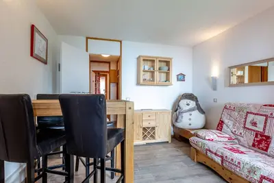 Image de Valmorel : 2 pièces rénové, front de piste, balcon, casier à skis, pour 4 personnes