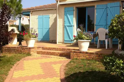 Image de Villa face a la mer avec vue panoramique, plage et tennis