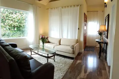 Image de Spacieux avec des touches de luxe, Fish 'n Feather Ă la maison pour les vacances ou les professionnels