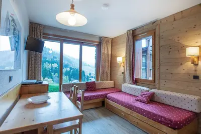 Image de Studio cabine avec terrasse, accès direct aux pistes, idéal familles