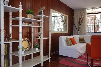 Image de Maison confortable de 6 chambres dans un quartier sûr / Comme à la maison