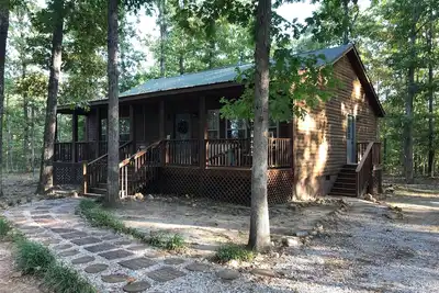 Image de Folk Cabin! Isolé moderne 2 Br \/ 2 cabine de bain complète juste derrière Ozark Folk Center
