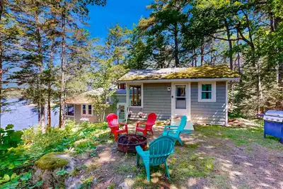 Image de Nouvelle Liste! Chalet au bord du lac avec quai et île à Biscay Pond, véranda