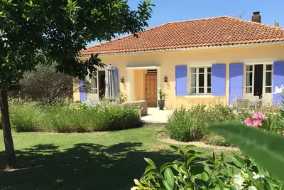 Image de Marchez jusqu'au village de St Remy depuis cette villa magique avec piscine et intimité!