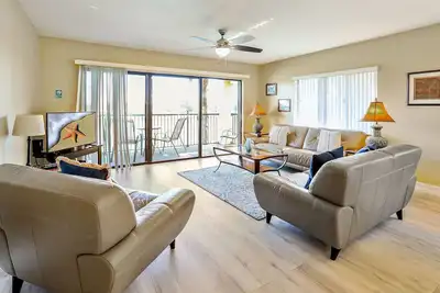 Image de Land's End # 206 building 3-Beautiful Updates / vue sur la baie avec balcon privé!