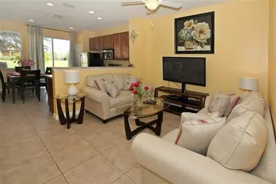 Image de L'emplacement! ! ! Superbe Townhome 3bd / 3ba, 1. 5 Mile Pour Disney World