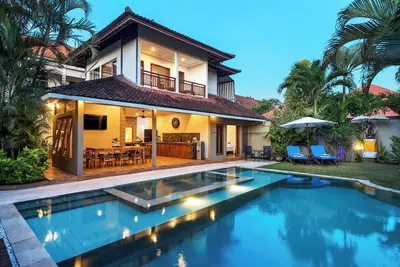 Image de Villa Wayan est une grande villa de 5 chambres au coeur de Seminyak