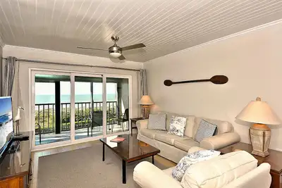 Image de Lands End 403/8-Top floor / Vue magnifique / Complètement rénové!