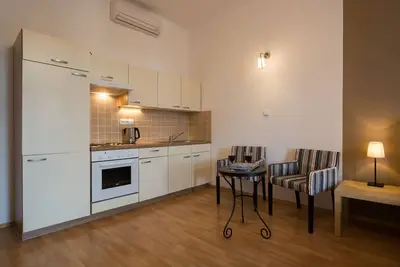 Image de Appartement confortable avec balcon et vue