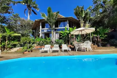 Image de Maison avec 5 suites avec des vues spectaculaires sur la mer!