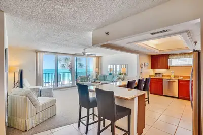 Image de Trillium # 2c - Beach Front Condo avec balcon privé!
