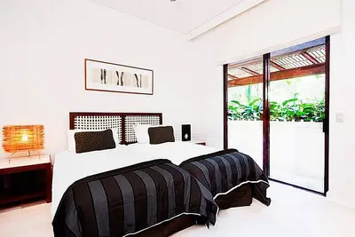 Image de Temple 121 Moderne Spacieux Palm Cove 2 Brm 2 Bth Appartement Appartement Avec Cour