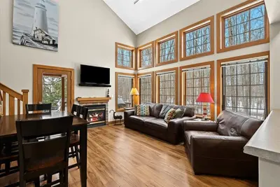 Image de Magnifique condo situé dans Disciples Village, peut accueillir jusqu'à 18