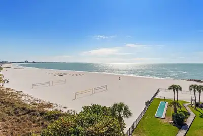 Image de Caprice # 501-Top Floor corner / Superbe vue sur la plage / à pied de tout!