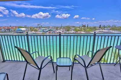 Image de Land's End n ° 406, bâtiment 4 - Baie avec balcon privé / unité d'extrémité