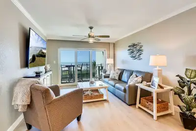 Image de Land's End # 302 building 6 - Balcon privé / Beachfront / Gated Community!
