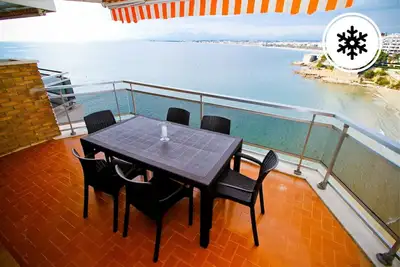Image de Appartement en bord de mer avec parking