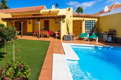 Image de Villa moderne avec piscine privée et jardin WiFi \/ Ac<br>Près des dunes et de la plage
