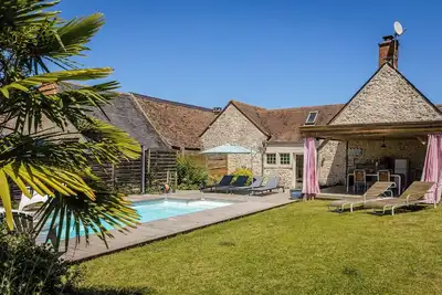 Image de Del Teil, maison de vacances avec piscine chauffée + wifi