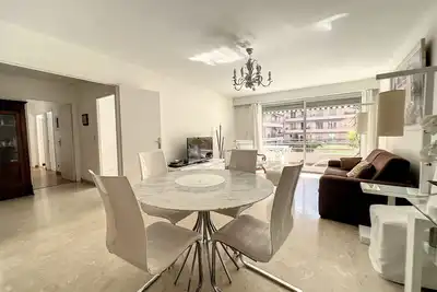 Image de Roger'S Home Massena grand 3 p. +terrasse+Parking possible en sous-sol (+100€\/7j)