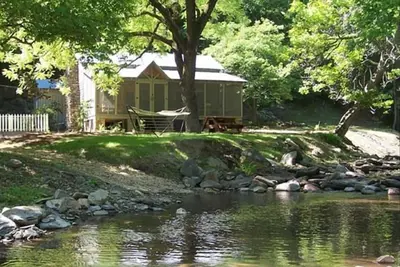 Image de Creekside Cabin on 40 Acres, F / P, Campfire, Trail by Creek