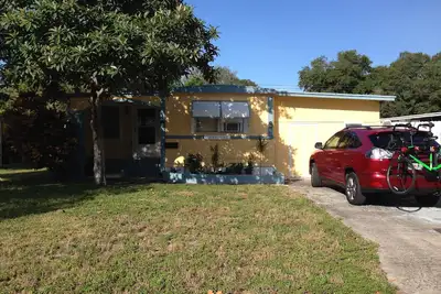Image de Nouvellement rénové maison privée à proximité de toutes les attractions. dormir 4 ~ 6.