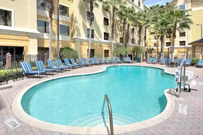 Image de Suite gaie | Navette vers Disney World + Sea World + Plus!