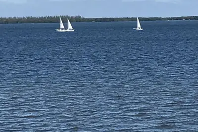 Image de Cottage de pêche sur le lagon Indian River à 3 km de l'océan et des plages