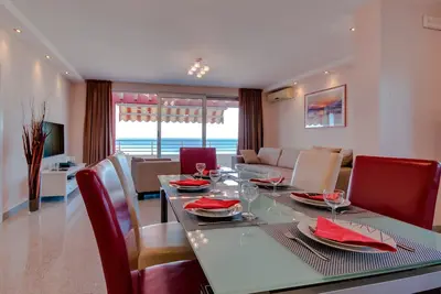 Image de Appartement \/ app. pour 6 personnes à 135 m² à Utjeha (29627)