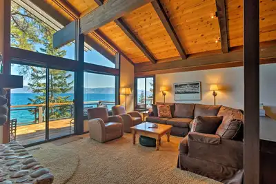 Image de Waterfront Tahoe City Accueil w / ponts + vue imprenable!