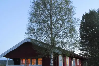 Image de Maison de vacances près de Hovfjället, Torsby. Eté au bord du lac, l'hiver sur les pentes