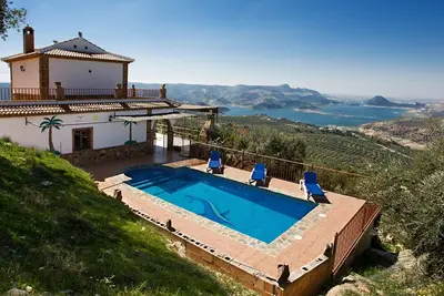 Image de Maison \/ villa - Iznajar
