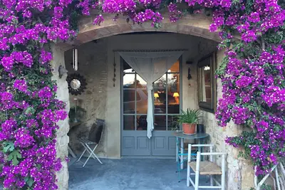 maison du XVIIe siècle dans le style gothique campus Pals - Costa Brava.