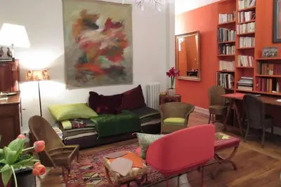 Image de Au coeur du village d'Auteuil! Urgent! Réduction de Noël et du Nouvel An!