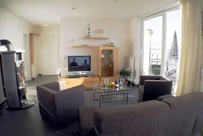 Image de Bel appartement avec sauna, jacuzzi, cheminée et vue sur la mer