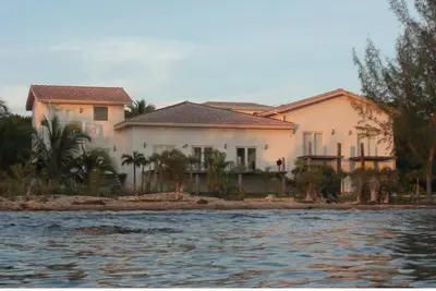 Villa abordable, énorme, face à l'océan avec des couchers de soleil spectaculaires