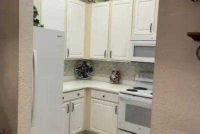 Image de Partage notre condo de luxe sur le lac 10 minutes de Disney -Fab