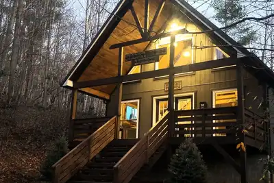 Image de Sugar Tree Lodge - Chalet isolé près de West Jefferson, Boone et Blowing Rock