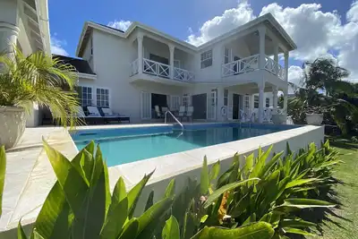 Image de Luxury Villa St James, 4 bed 4 bath, Private Pool, fantastic sea views