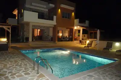 Image de Ressourcez famille et amis à Stunning Villa Estia - près de la plage et des tavernes.