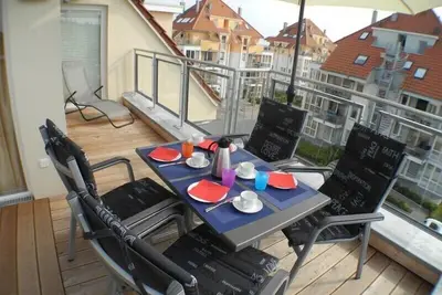 Image de Penthouse avec sauna, bain à remous et cheminée à seulement 100 mètres de la plage