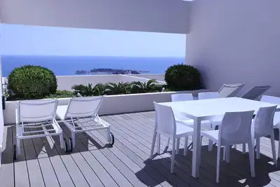 Image de Magnifique vue mer! Appartement design 70m2, grande terrasse, piscine vue mer