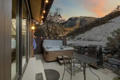 Image de Juillet Special townhome privé w / Hot Tub près de canyons, centre-ville de Slc, aéroport