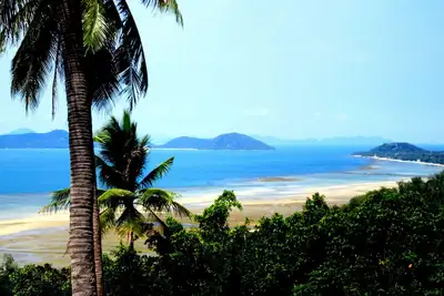 Image de Bon emplacement en bord de mer Facile à atteindre avec petit-déjeuner piscine très confortable