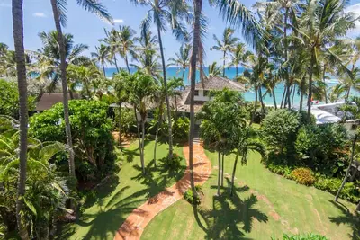 Image de Beach-front Estate - North Shore, cadre privé, près de Haleiwa et des spots de surf