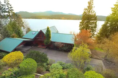 Image de Sunny Lake Whatcom Waterfront Pvt 200 'plage \/ quai \/ mise Ă l'eau \/ kayaks