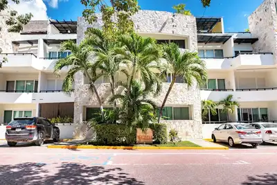 Image de Meridian by Bric Vacations - Condo de 2 chambres près de Coco Beach!