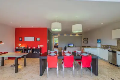 Image de Magia Playa by Bric Vacations - Condo condo de 2 chambres à coucher de la plage!
