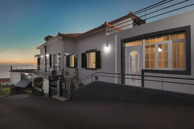 Image de Bienvenue Ă la maison, avec une vue fantastique, Sunrise & Sunsets.