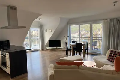 Image de Appartement avec une vue fantastique sur la rivière et les vignobles